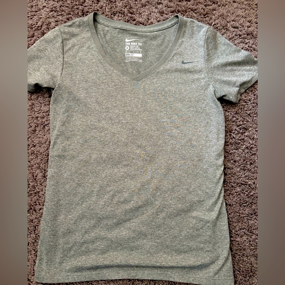 Women Nike dri-fit tee size M